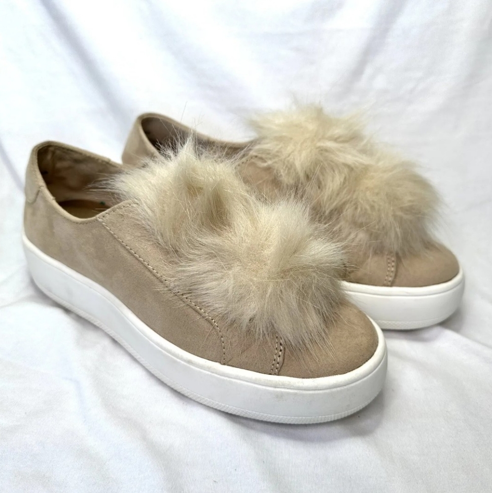 Steve Madden PomPom Bryanne Tan Sneakers Size 6b